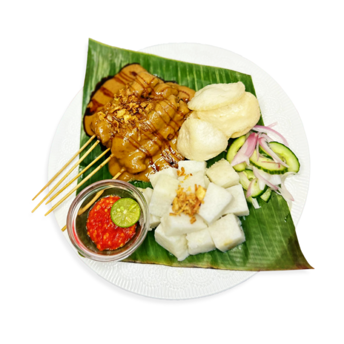 Lontong Sate Ayam vers bereid door Ayo Makan Enak